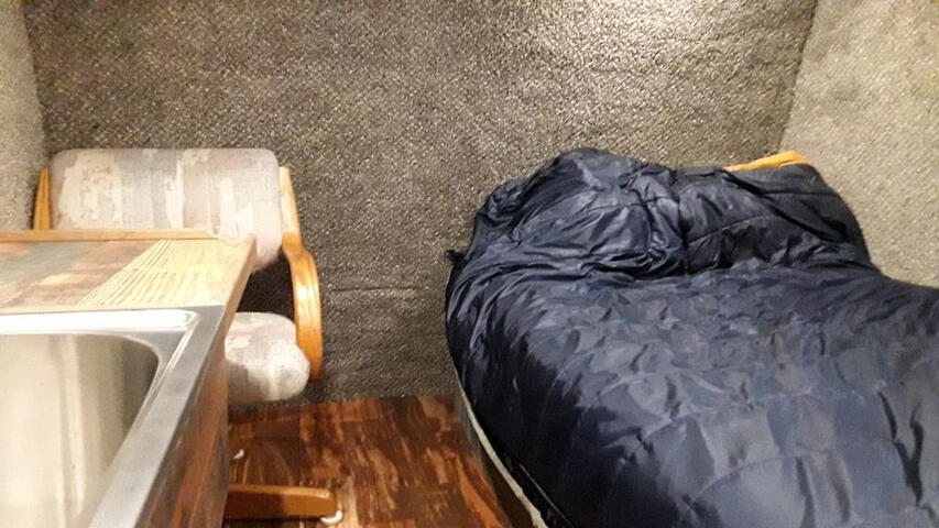 Hot shot sleeper cab berth details