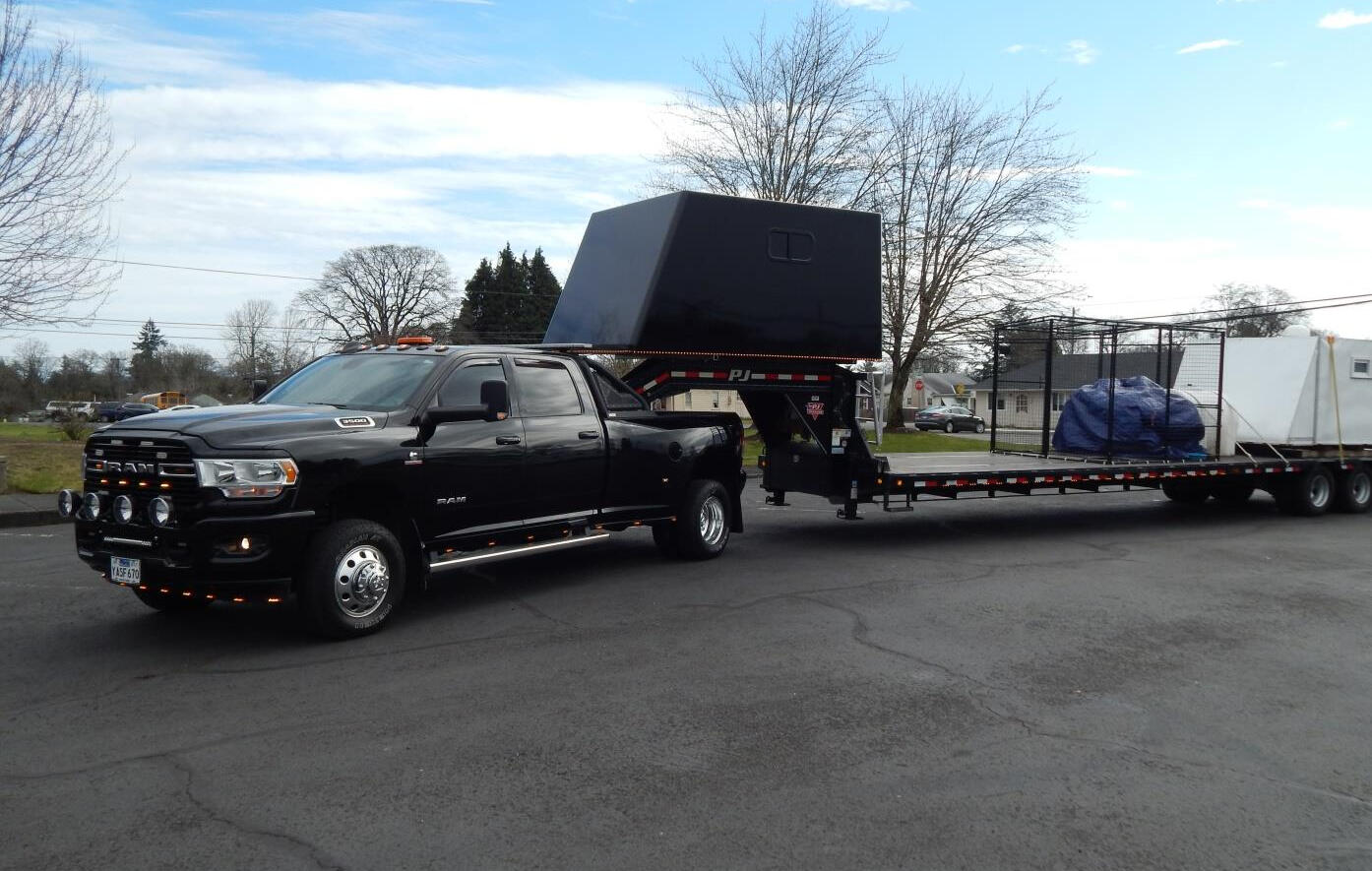 Photo of hot shot sleeper cab